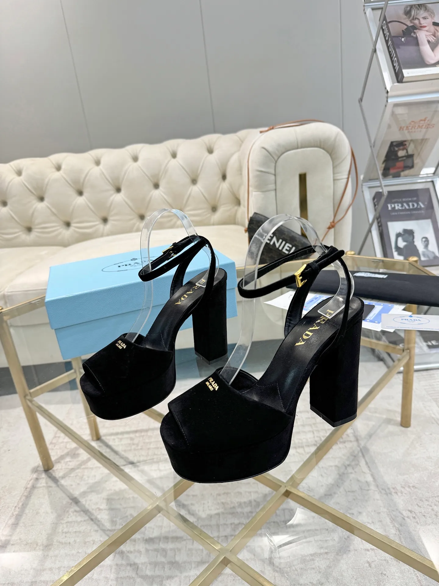 👟👟Ex-factory price 600👟👟 (imitation leather bottom-20) New arrival 👉Ready stock👈Remove the original board and make a 1:1 replica‼ ️The highest version ✅ Prada's early spring catwalk hot style 😘The latest spring style thick square toe water platform series (genuine leather outsole), (simulated leather sole) goddess must-have for super beautiful feet 👉The upper is made of imported original calfskin, soft and textured, lining + foot pads, imported sheepskin lining, breathable and comfortable, private model water platform, heel, water platform 3.5M, heel height 12M Code number 35M-39M (34 40 41 42 43 is custom-made and cannot be returned or exchanged)